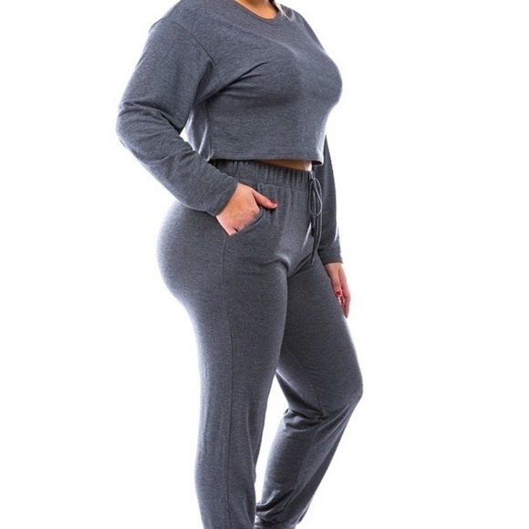🛍️ Two piece crop jogger set - Size 2X (NWT) Boutique - Picture 6 of 8